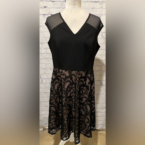 London Style Collection Cap Sleeve Illusion Neck Lace Fit And Flare Dress 16 - Picture 2 of 7